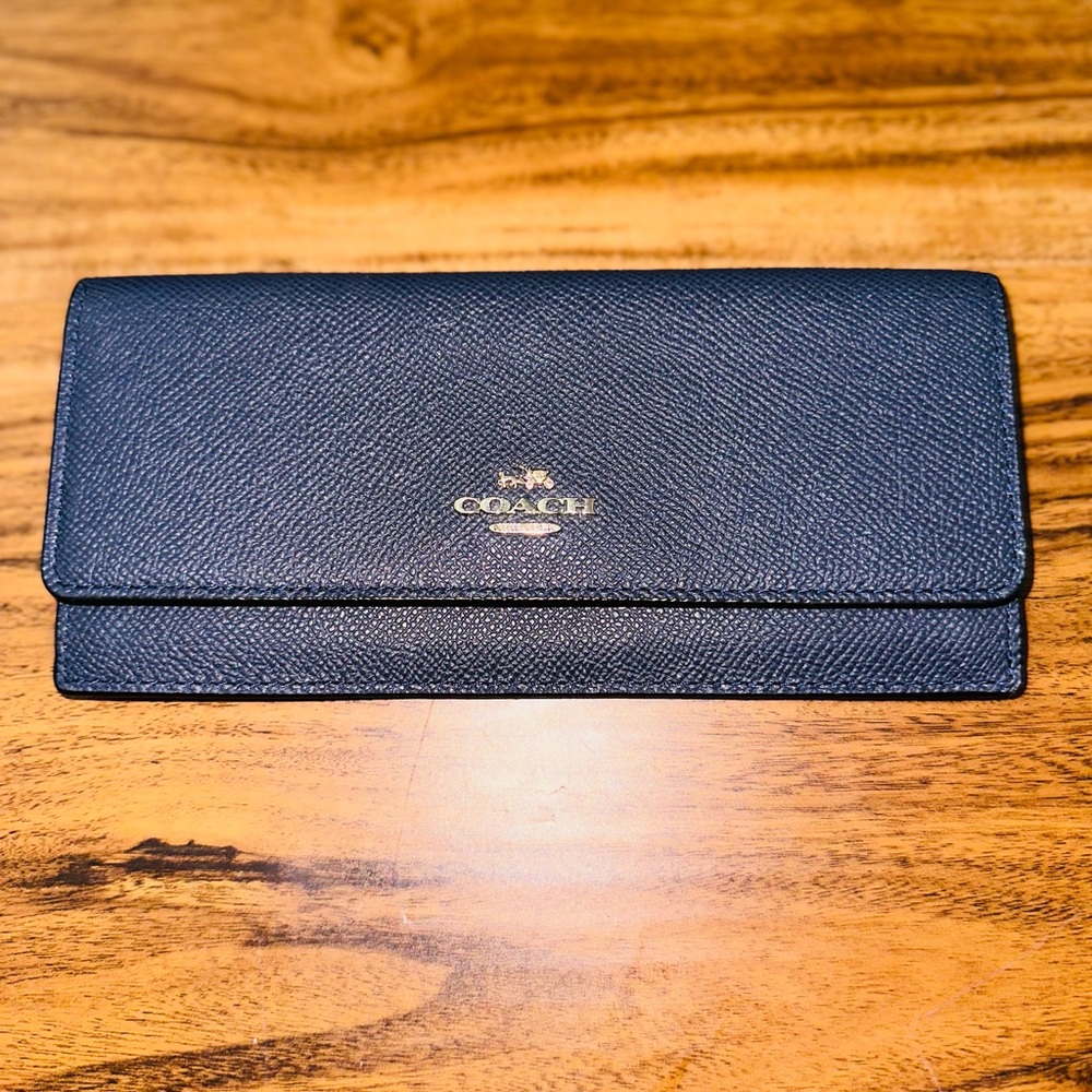 Cute Pre-Owned Blue Coach Wallet